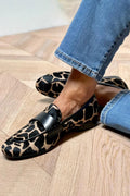 Mocassini slip-on color block stampa mucca a punta tonda