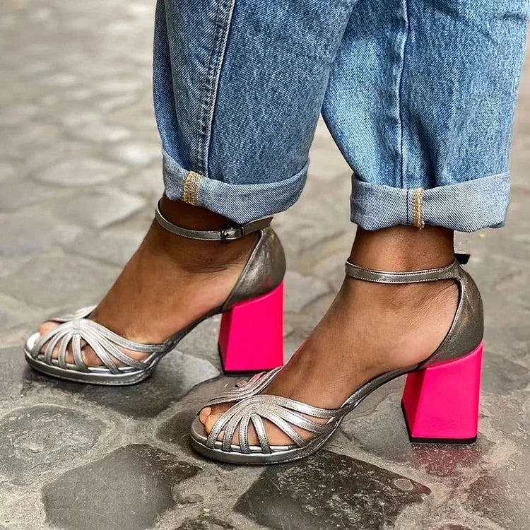Tacchi larghi peep toe color block brillanti eleganti con cinturino alla caviglia e fibbia