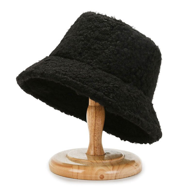 Cappello a secchiello in lana Elenia